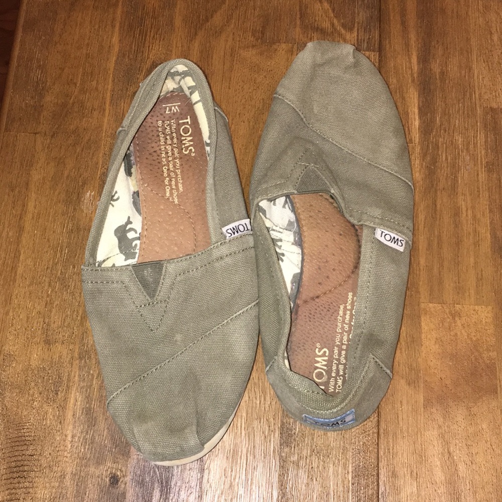 TOMS shoes